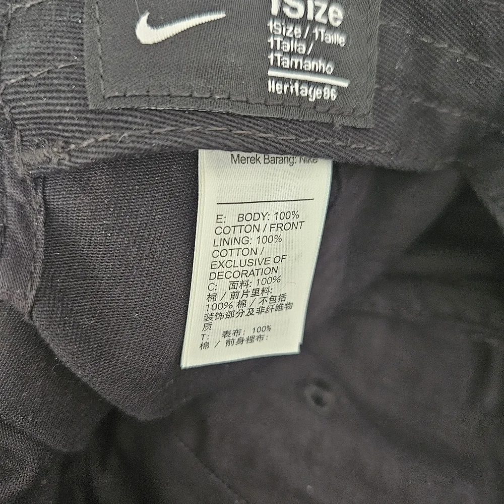 NWT SNKRS Nike black Hat